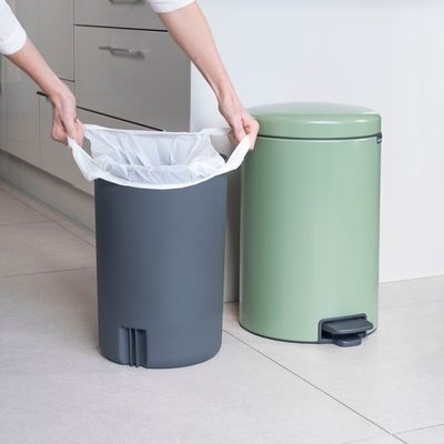 Contenitori di bidoni compostabili di amido di mais per uso domestico